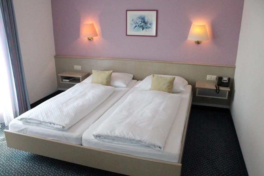 Hotel Hirschengarten Freiburg im Breisgau Zimmer foto